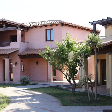 Borgo Dei Pescatori Hotel Aglientu Bagian luar foto