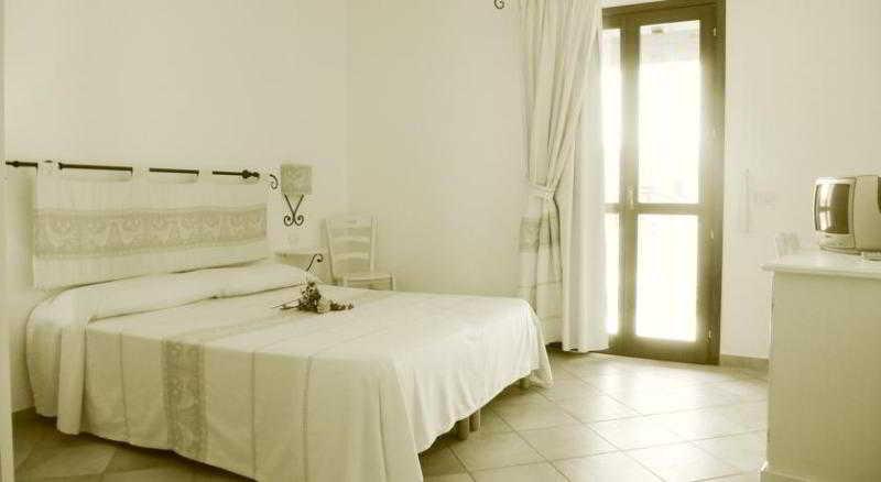 Borgo Dei Pescatori Hotel Aglientu Bagian luar foto