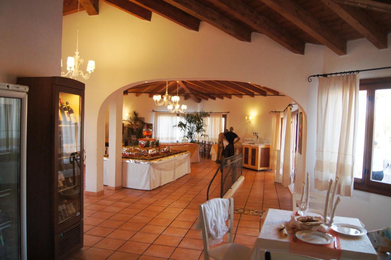 Borgo Dei Pescatori Hotel Aglientu Bagian luar foto
