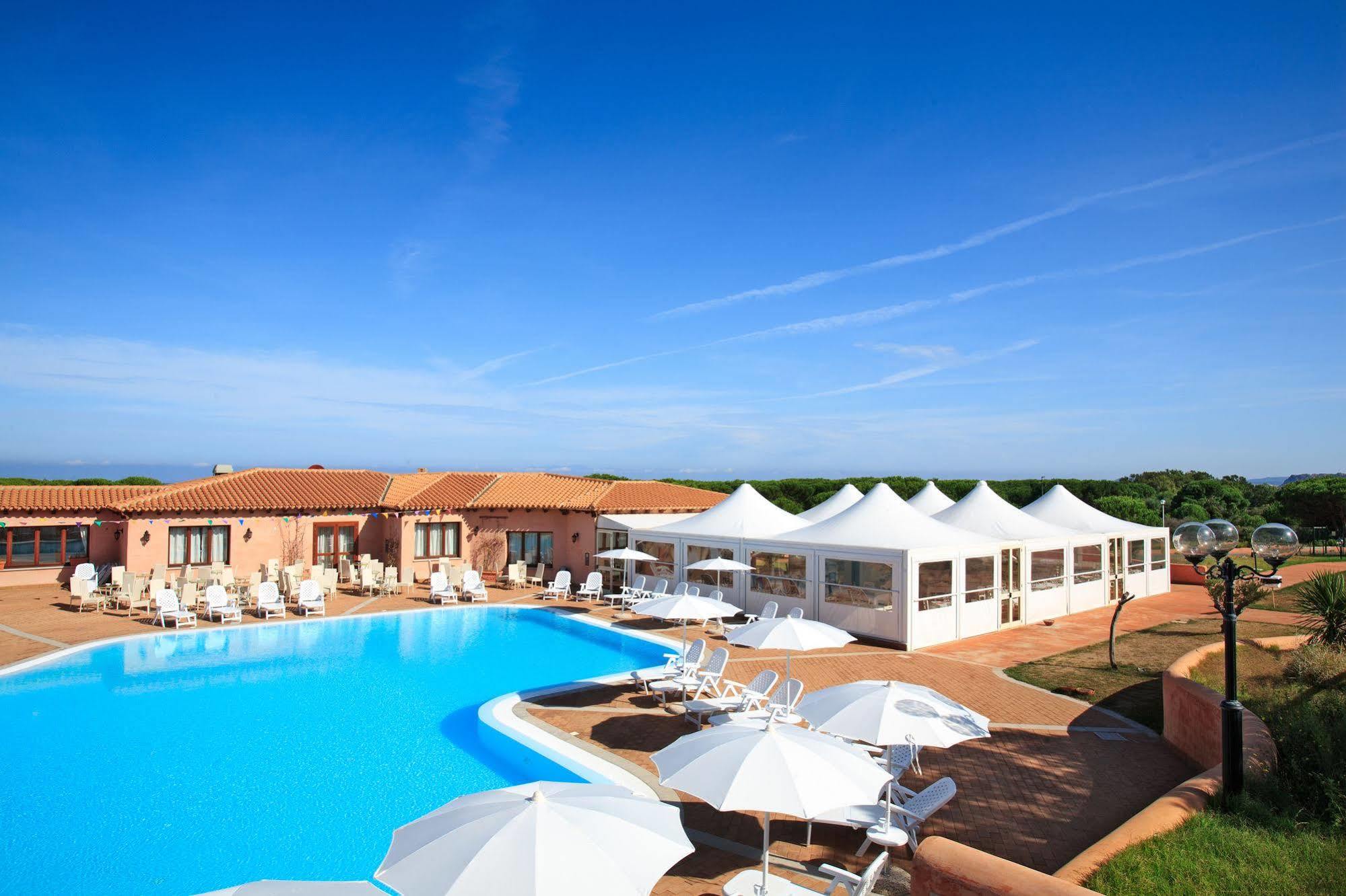 Borgo Dei Pescatori Hotel Aglientu Bagian luar foto
