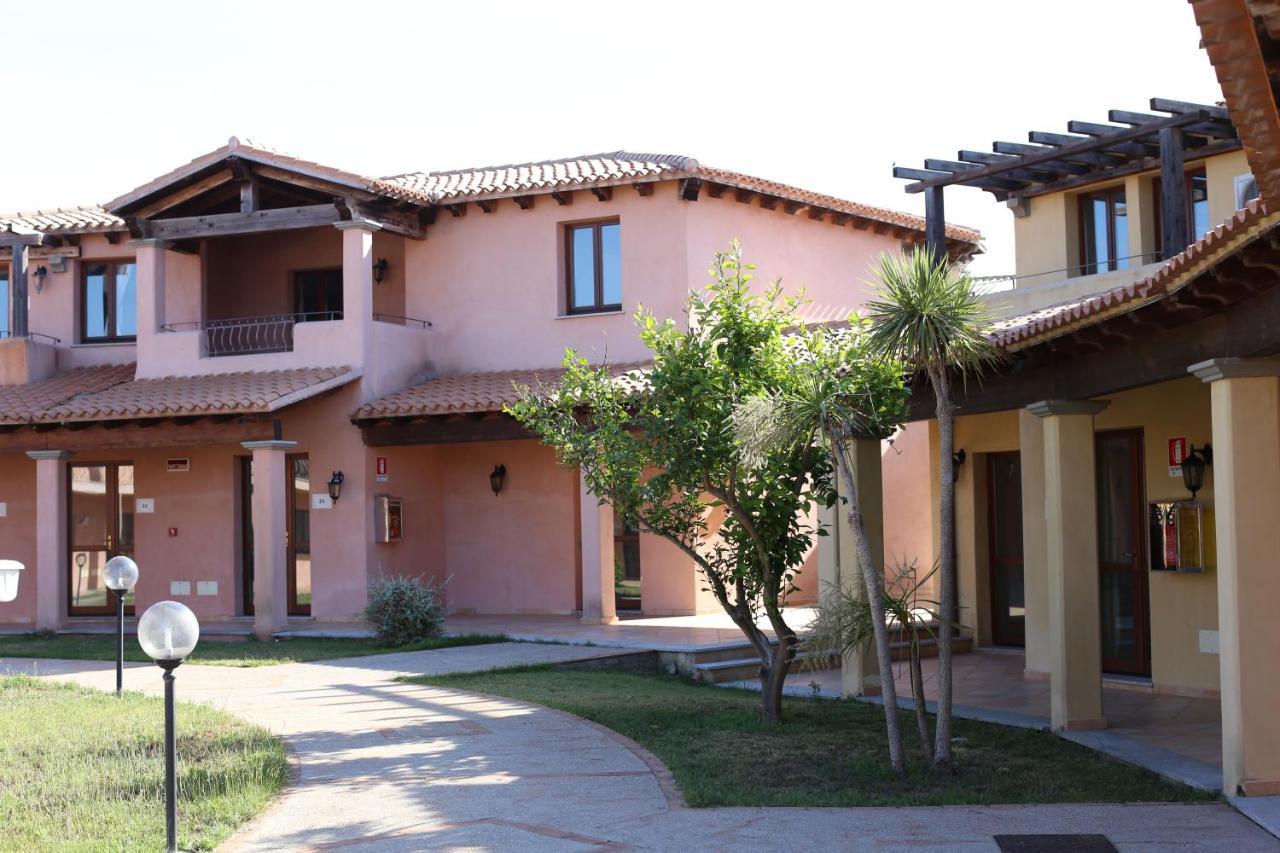 Borgo Dei Pescatori Hotel Aglientu Bagian luar foto