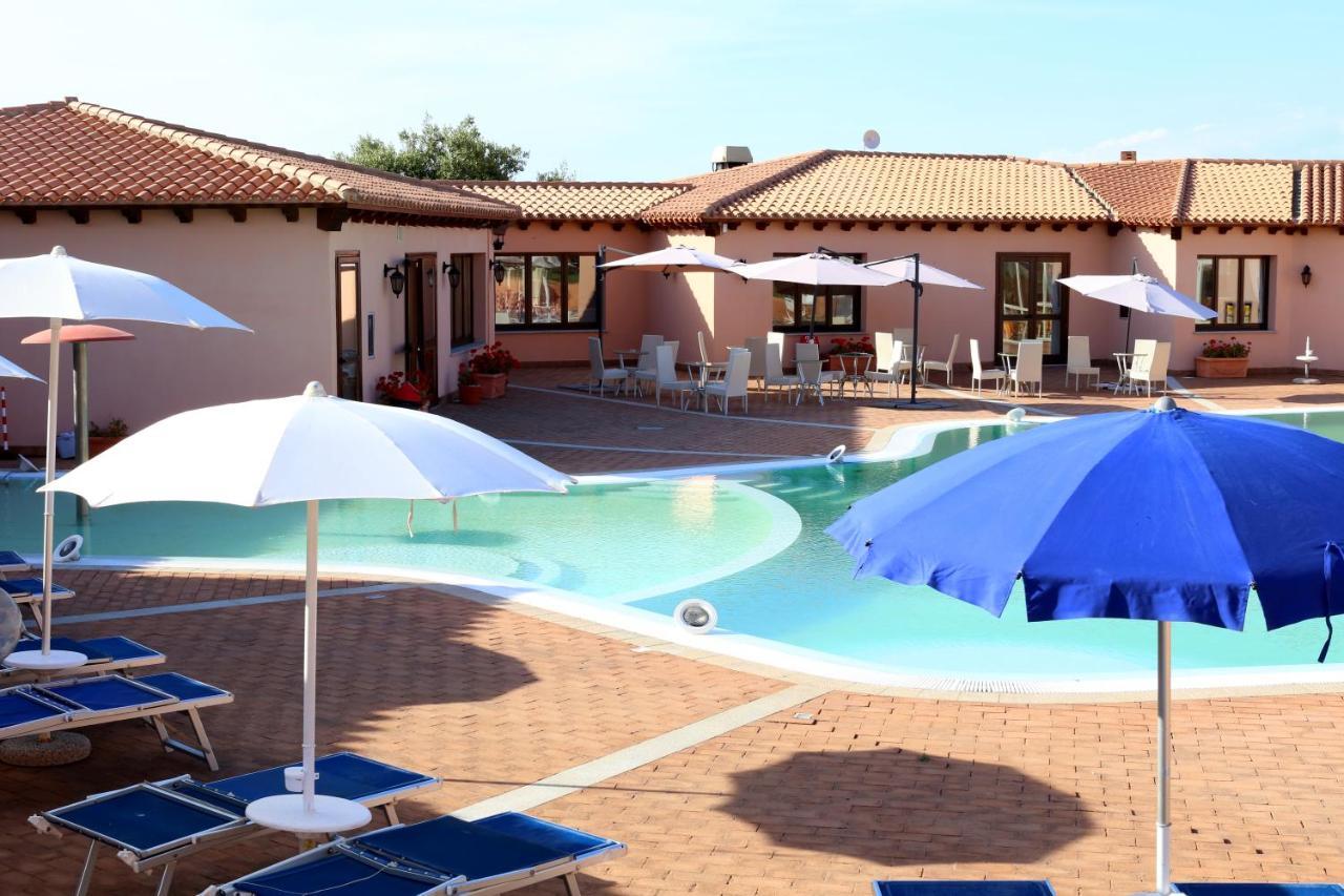 Borgo Dei Pescatori Hotel Aglientu Bagian luar foto