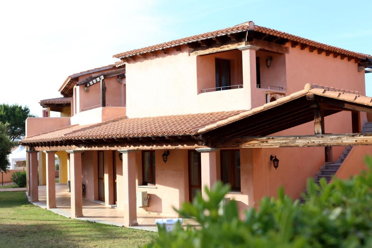 Borgo Dei Pescatori Hotel Aglientu Bagian luar foto