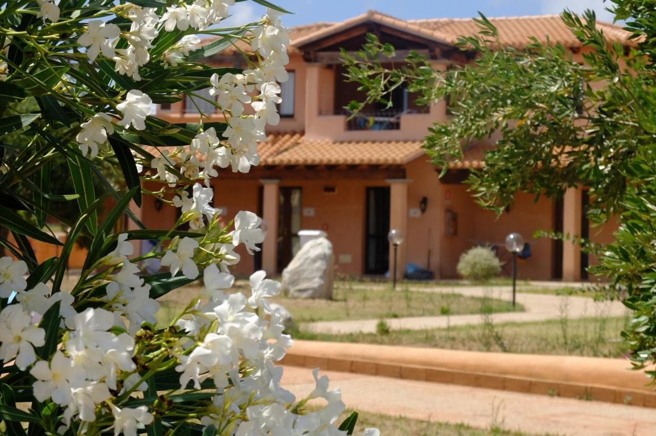 Borgo Dei Pescatori Hotel Aglientu Bagian luar foto