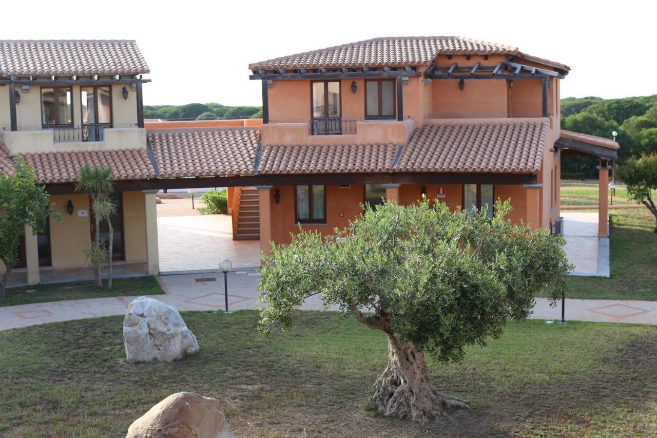 Borgo Dei Pescatori Hotel Aglientu Bagian luar foto